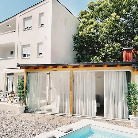 Guest house One 3*