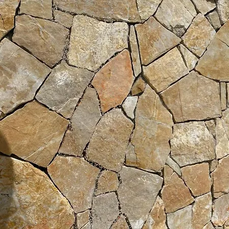 One Μόσταρ